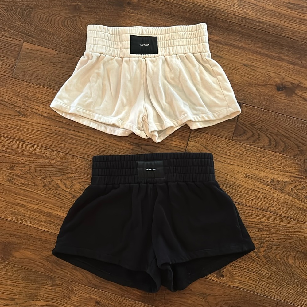 Talentless Shorts Size Small